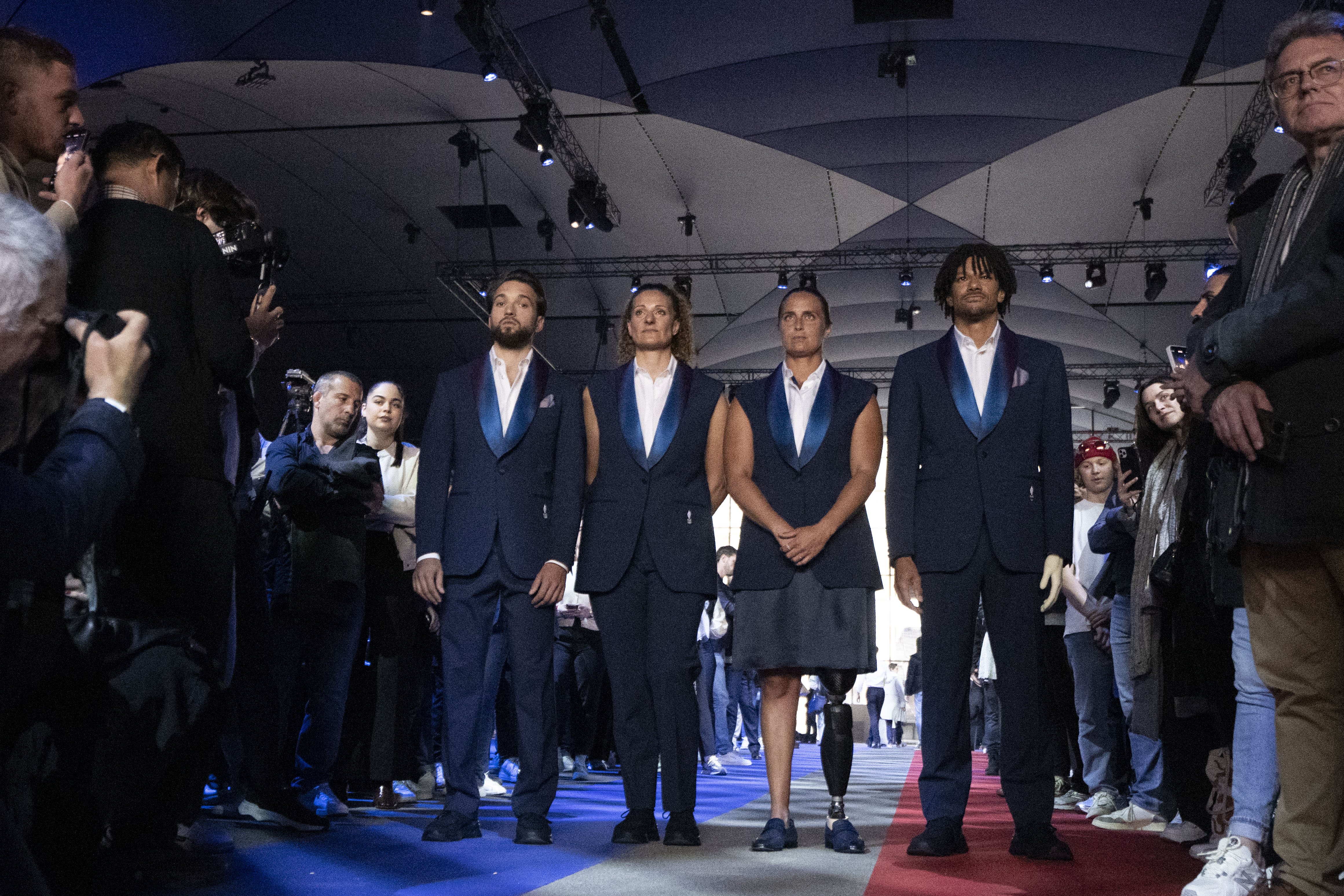 Révélation des tenues 100 jours avant la cérémonie d'ouverture - ©CNOSF/KMSP