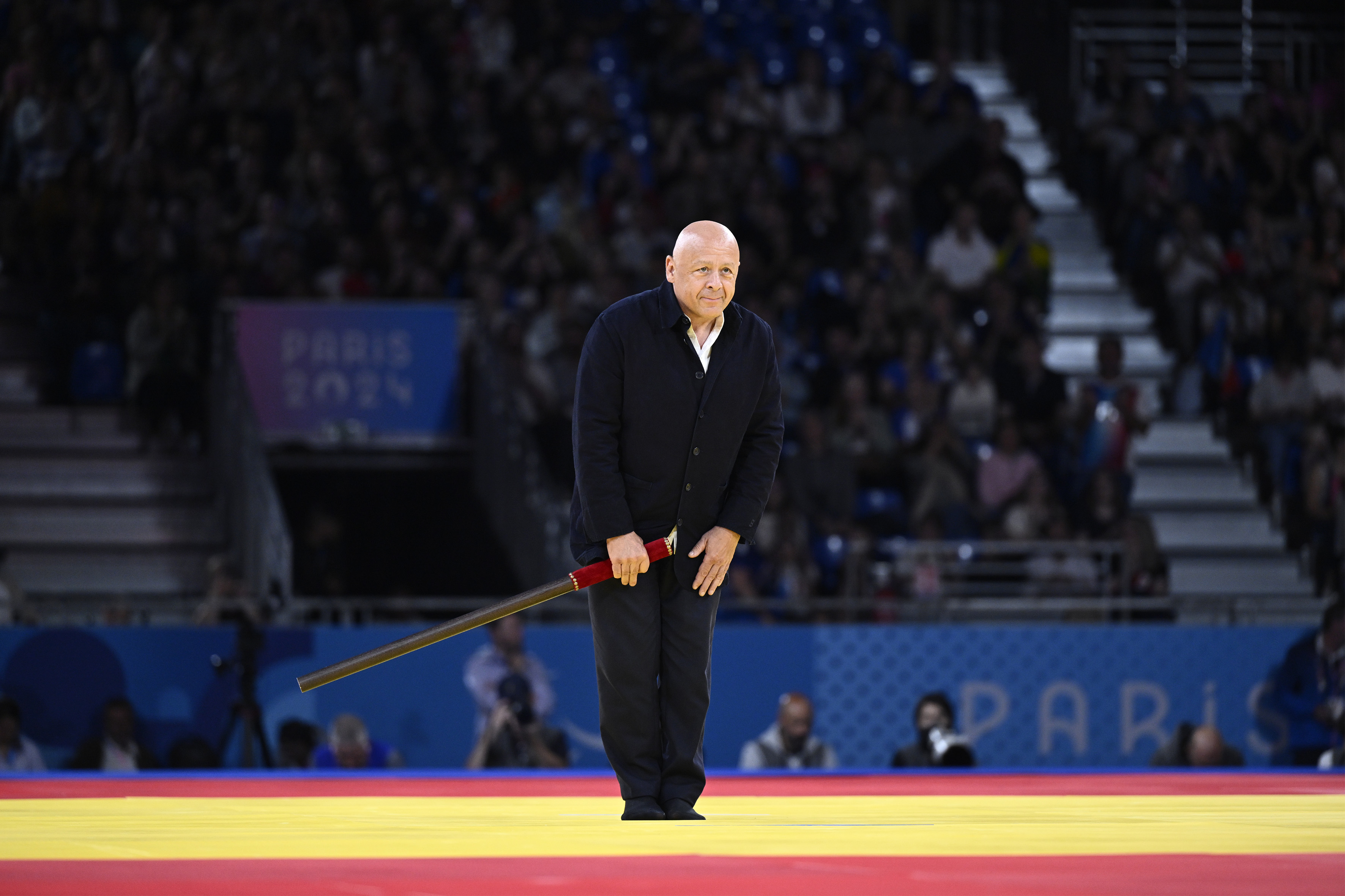 Trois coups de bâton en ouverture du judo - ©CNOSF/KMSP