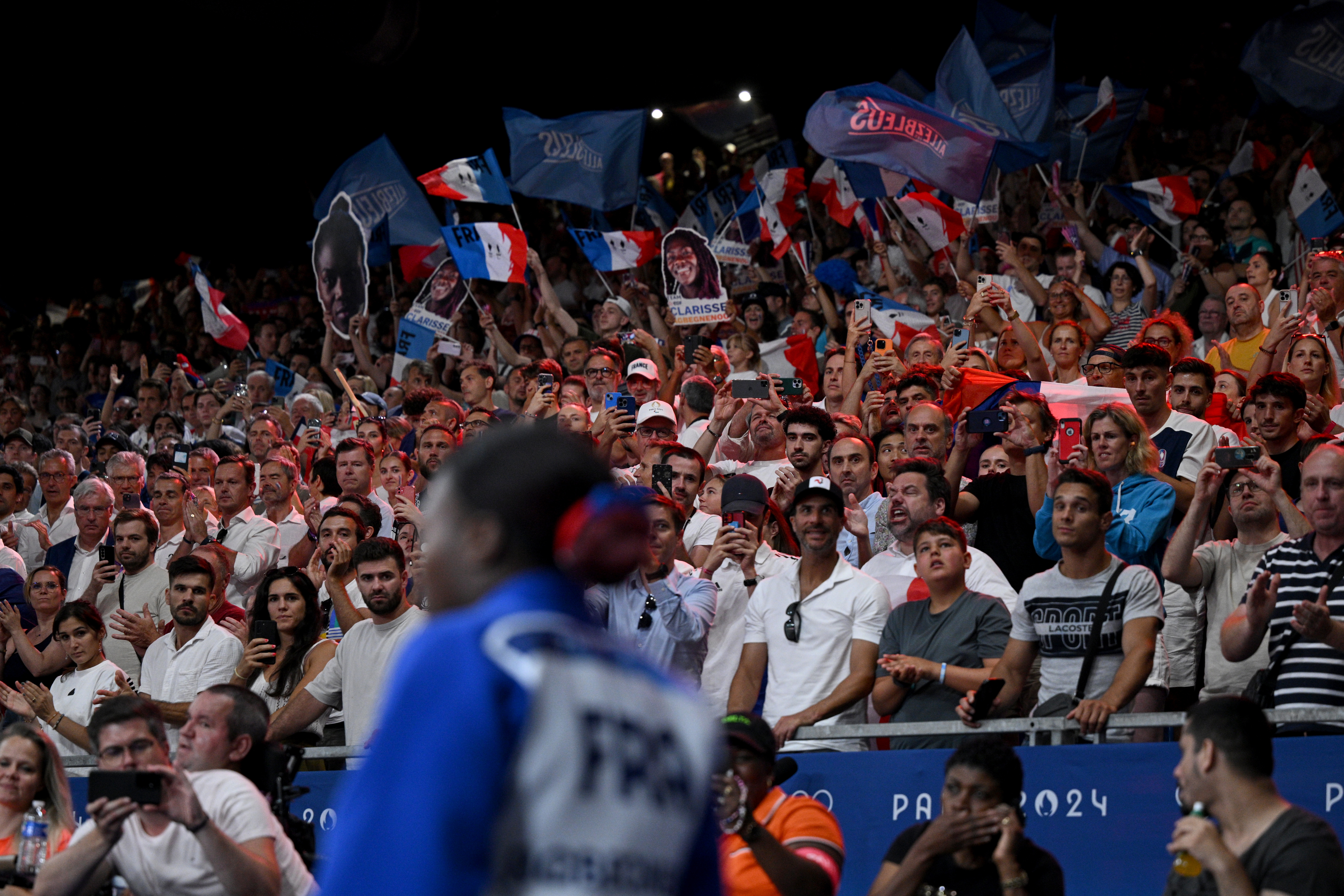 Fans présents pour Clarisse Agbegnenou - ©CNOSF/KMSP