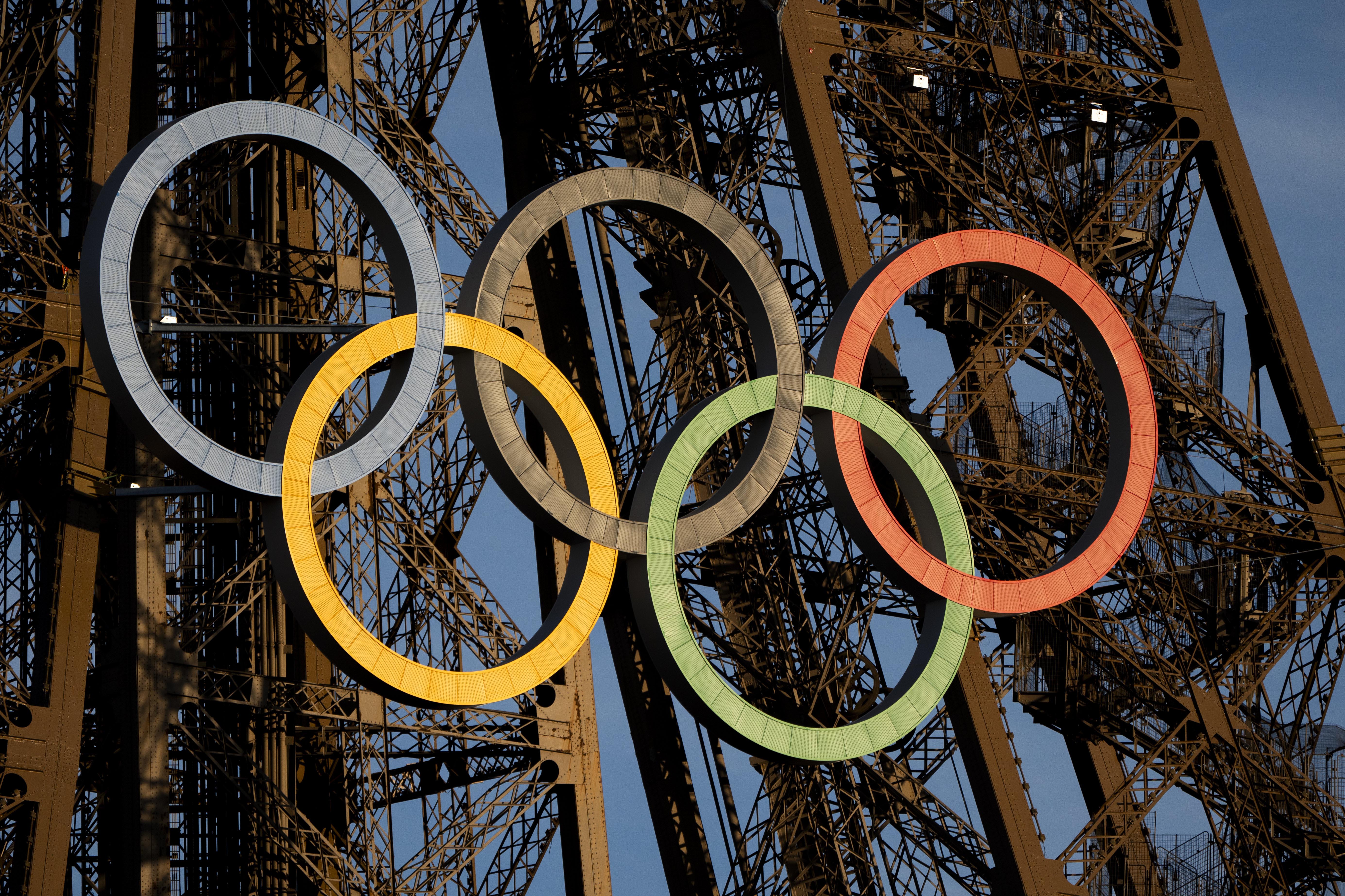 Anneaux Olympiques sur la Tour Eiffel - ©PRESSESPORTS