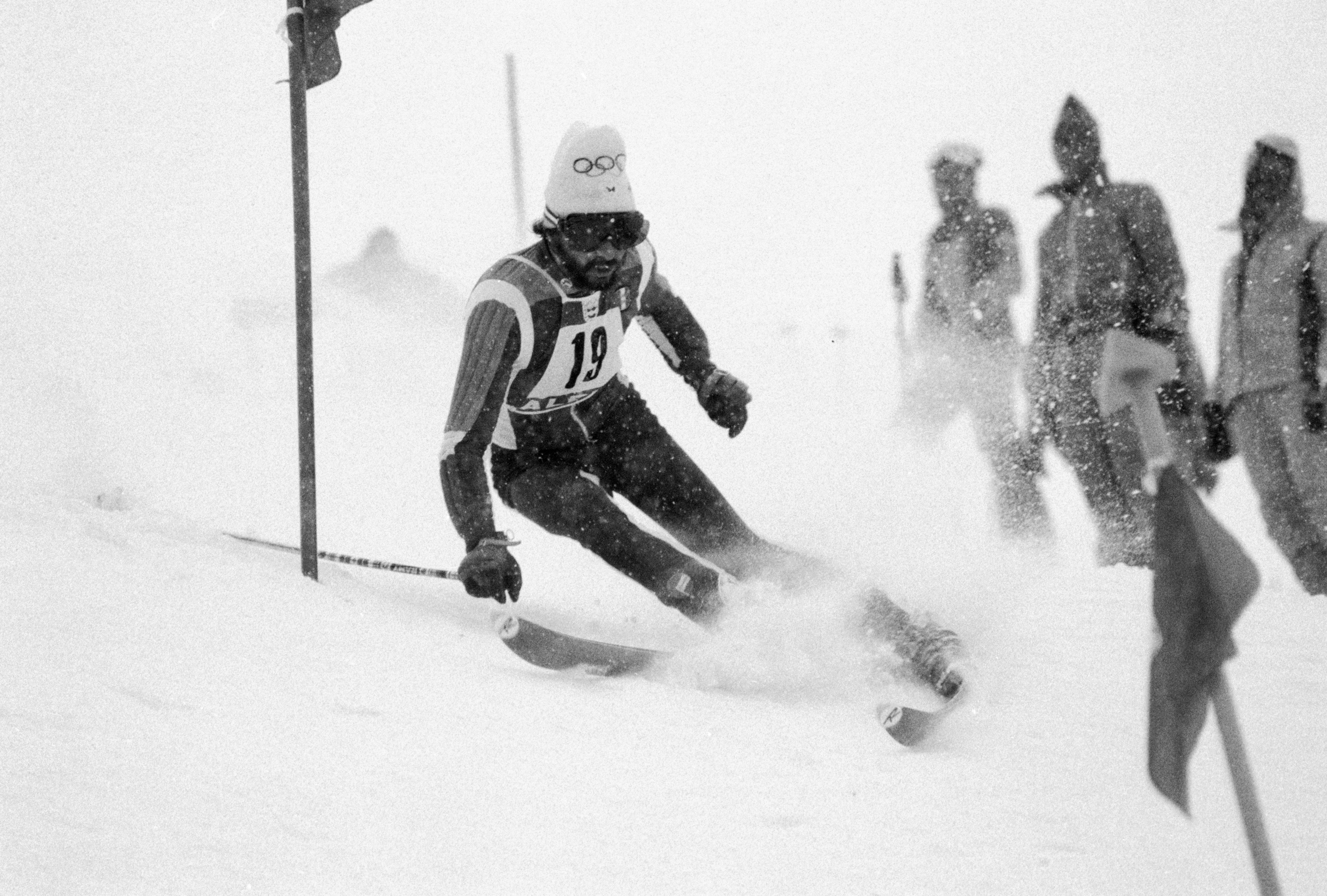 Les garçons montrent de belles choses