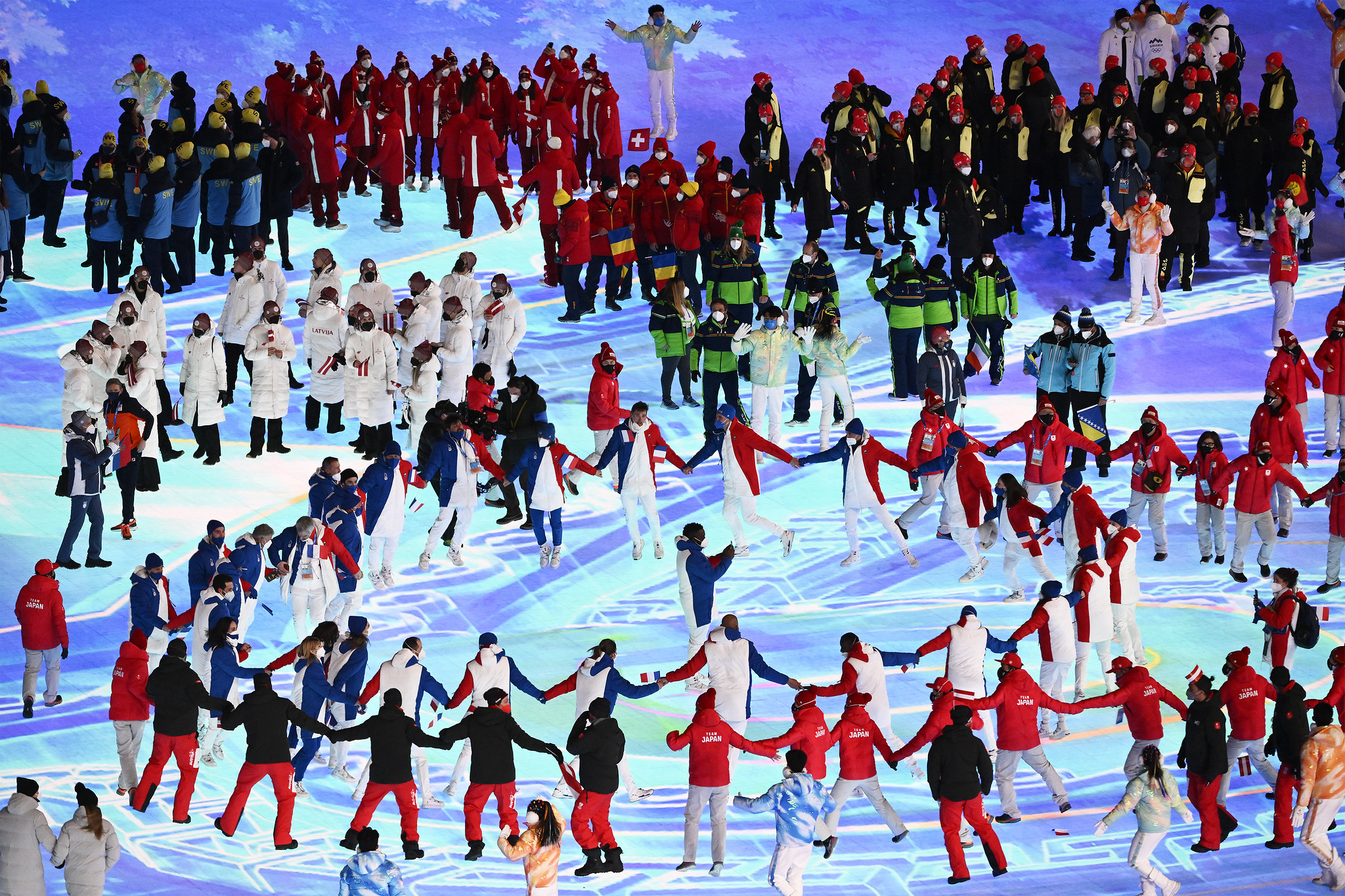 Athlètes français à la Cérémonie de clôture des Jeux olympiques d'hiver de 2022.