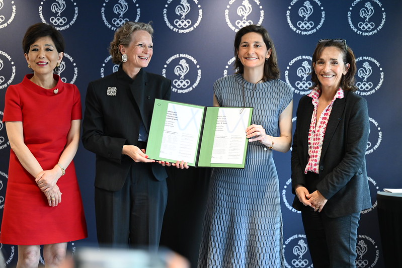Signature de la déclaration de Brighton + Helsinki