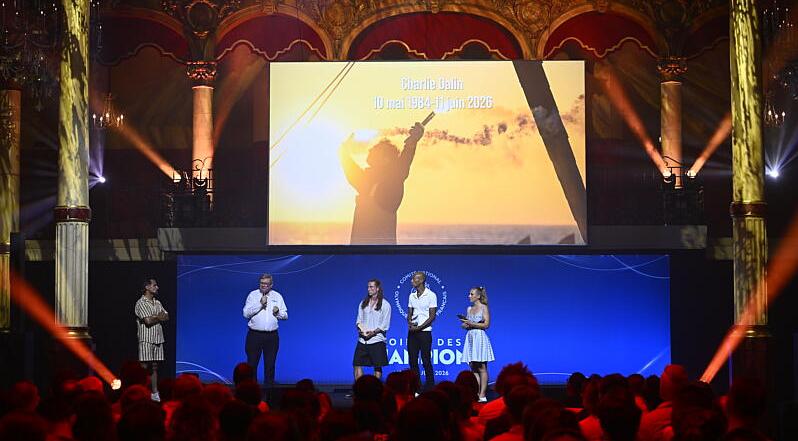 Hommage à Charlie Dalin lors de la Soirée des Champions de 2025.