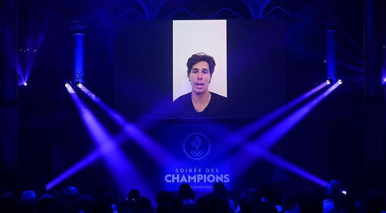 Romain Allemand, élu coup de coeur dans la catégorie beau geste lors de la soirée des champions de 2025 du CNOSF.